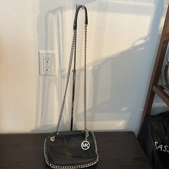 Michael Kors Small Chelsea Messenger Bag Black Leather With Chain - Picture 4 of 9